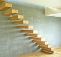 Structure pour escalier autoportante en bois